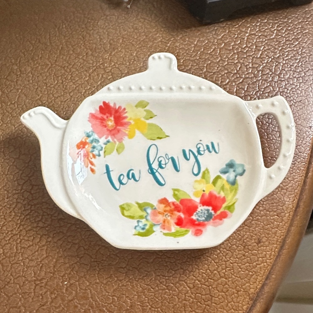 The Pioneer Woman White Tea Bag Caddy